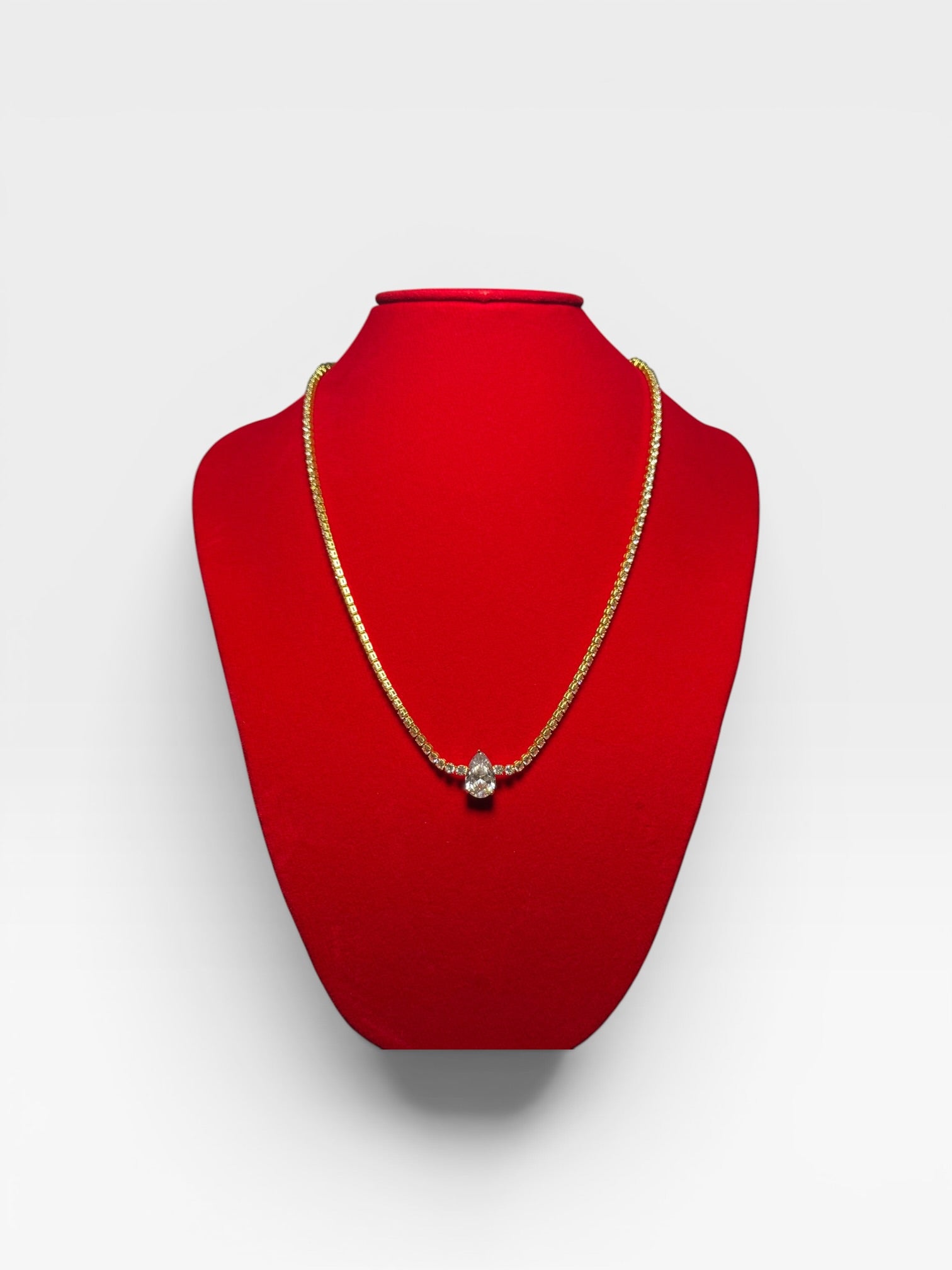 Collar de oro goldfield con zircon