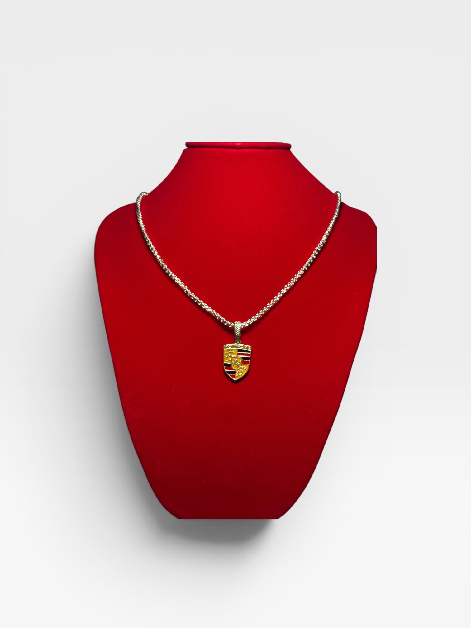 Collar de plata SL925 con colgante Porsche