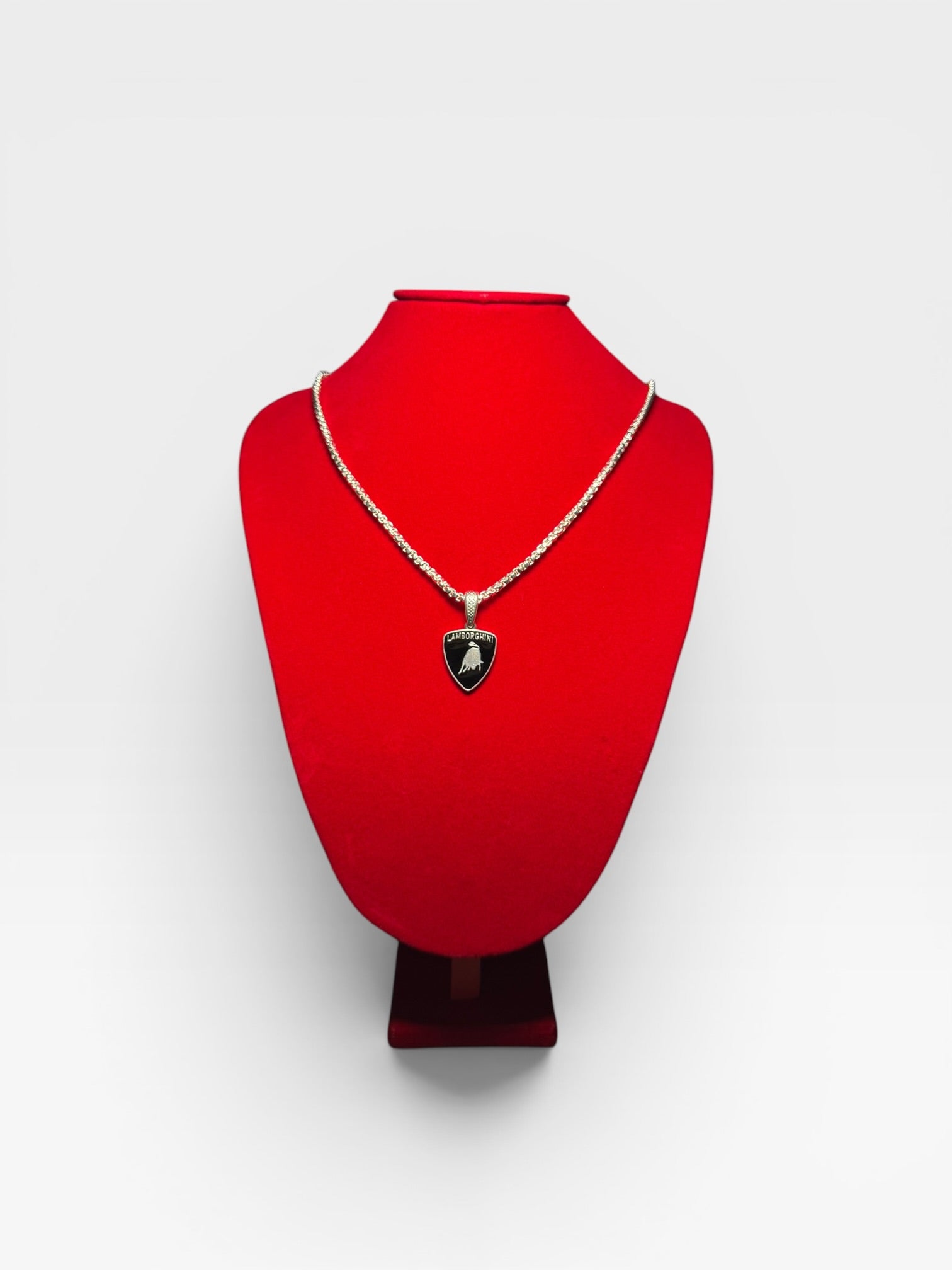 Collar de plata SL925 con colgante Lamborghini